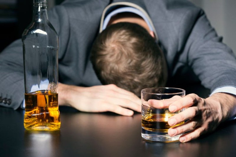 ترک الکل ؛ علائم، عوارض و راه های سم زدایی از الکل